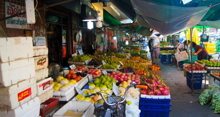 Vendors in Bangkok. Photo by Evoflash on Flickr.