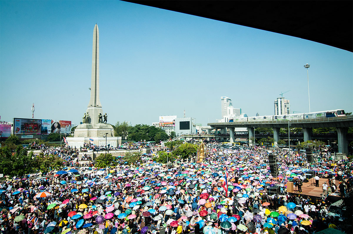 Protest and pedestrian market at Victory Monument during Bangkok shutdown. Photo courtesy of David Gimore