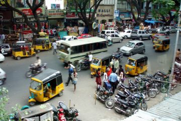 New services are venturing to transform the way the auto-rickshaw sector is managed in Chennai, India – to the benefit of users. Photo by Matthieu Aubry/Flickr.