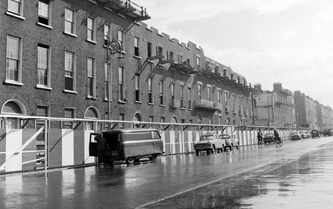 Fitzwilliam Street, Dublin 1965. Image courtesy of nli.ie.