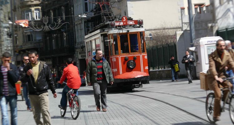 Istanbul’s world class BRT, pedestrianized spaces, and strong demand for improved cycling infrastructure highlight the rise of sustainable transport in the city. Photo by Monique Stuut/Flickr.